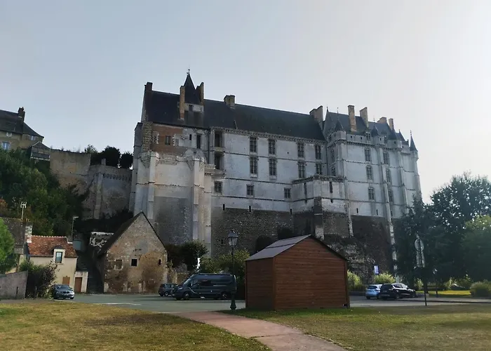 Maison Au Pied Du Chateau