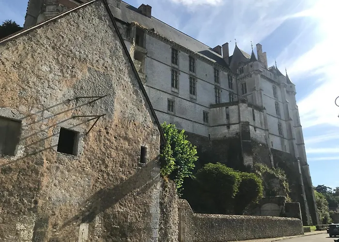 Maison Au Pied Du Chateau